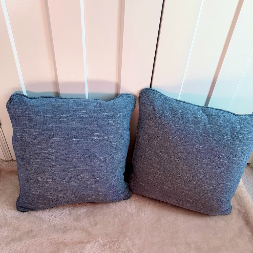 Ashely Furniture Blue Denim Throw Pillow Covers (Set of 2 ) - Picture 4 of 13